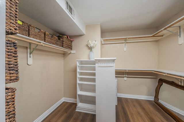 1227 Farnham Court E, Irving, TX 75062