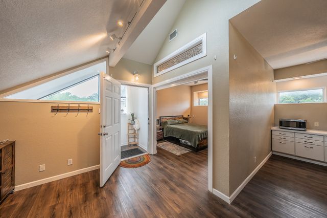 1227 Farnham Court E, Irving, TX 75062