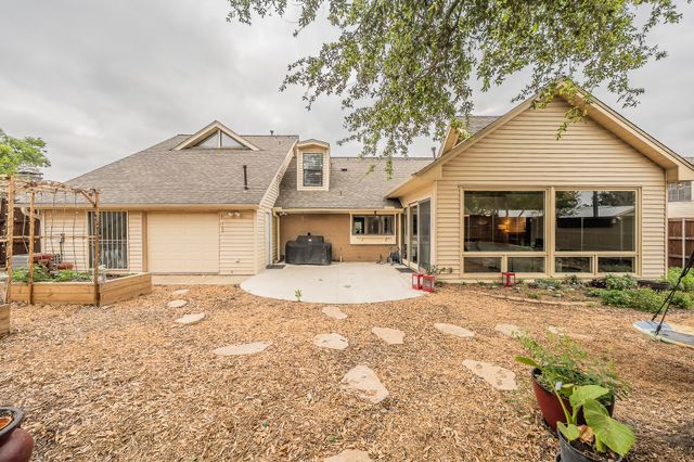 1227 Farnham Court E, Irving, TX 75062