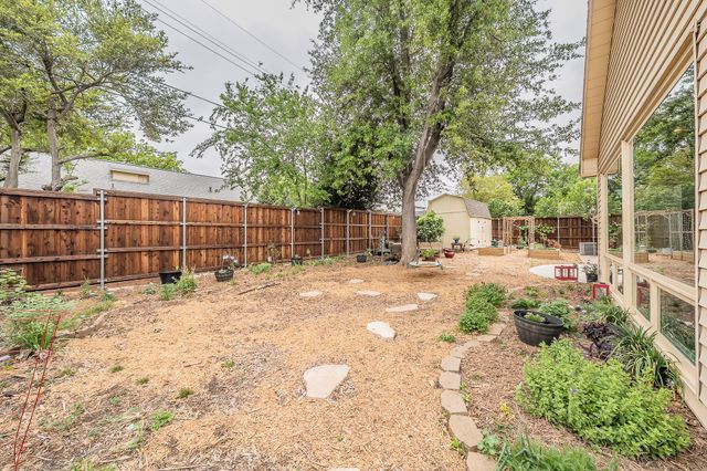 1227 Farnham Court E, Irving, TX 75062