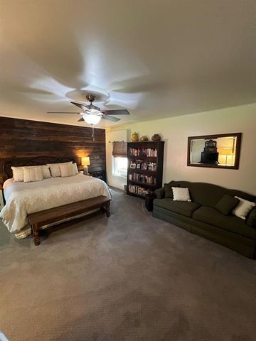 210 E Cammack Street, Shawnee, OK 74804