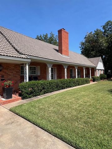 210 E Cammack Street, Shawnee, OK 74804