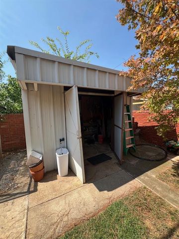 210 E Cammack Street, Shawnee, OK 74804