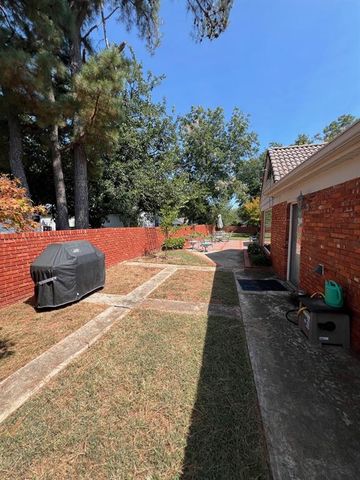 210 E Cammack Street, Shawnee, OK 74804