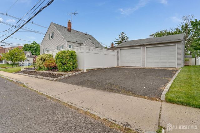 38 Eastern States Parkway, Somerville, NJ 08876