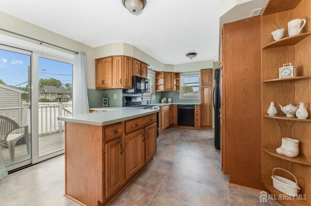 38 Eastern States Parkway, Somerville, NJ 08876