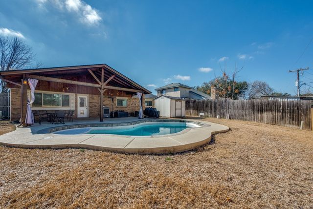 2418 Slaton Drive, Grand Prairie, TX 75052