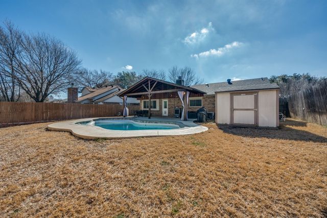 2418 Slaton Drive, Grand Prairie, TX 75052