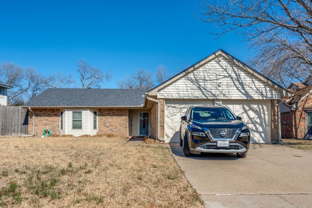 2418 Slaton Drive, Grand Prairie, TX 75052