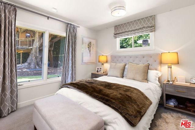 647 Toyopa Drive, Pacific Palisades, CA 90272