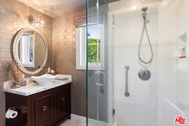 647 Toyopa Drive, Pacific Palisades, CA 90272