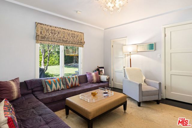 647 Toyopa Drive, Pacific Palisades, CA 90272