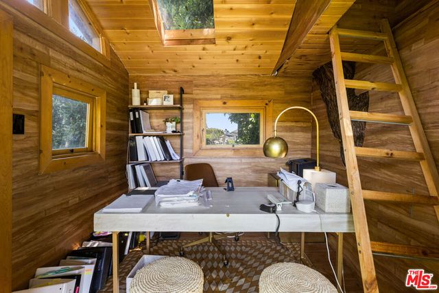 647 Toyopa Drive, Pacific Palisades, CA 90272