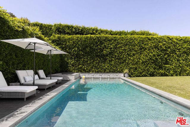 647 Toyopa Drive, Pacific Palisades, CA 90272