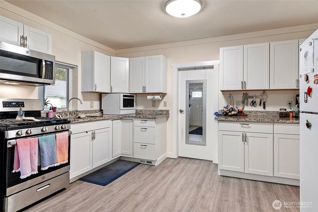 6035 S Cheyenne Street, Tacoma, WA 98409