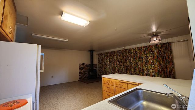 51 N Cod Place, Hoodsport, WA 98548