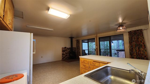 51 N Cod Place, Hoodsport, WA 98548