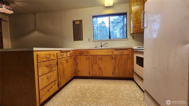 51 N Cod Place, Hoodsport, WA 98548