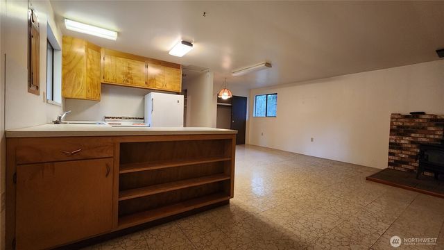 51 N Cod Place, Hoodsport, WA 98548