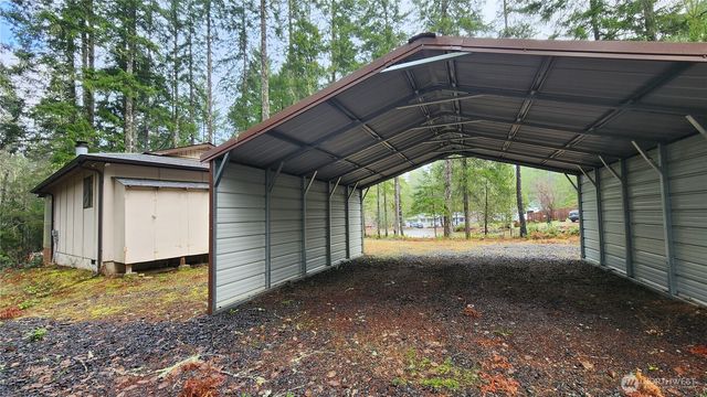 51 N Cod Place, Hoodsport, WA 98548