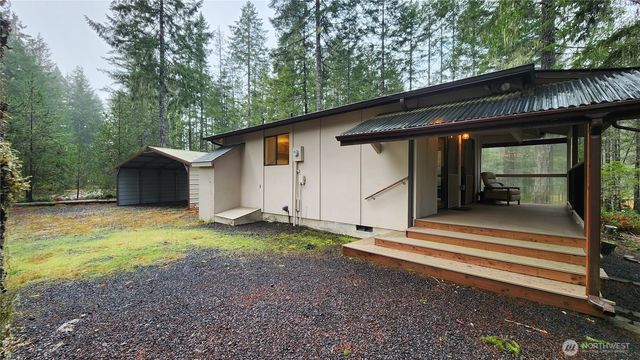 51 N Cod Place, Hoodsport, WA 98548