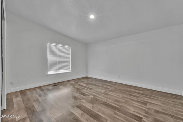 1550 W 20th Street 25, Rosamond, CA 93560