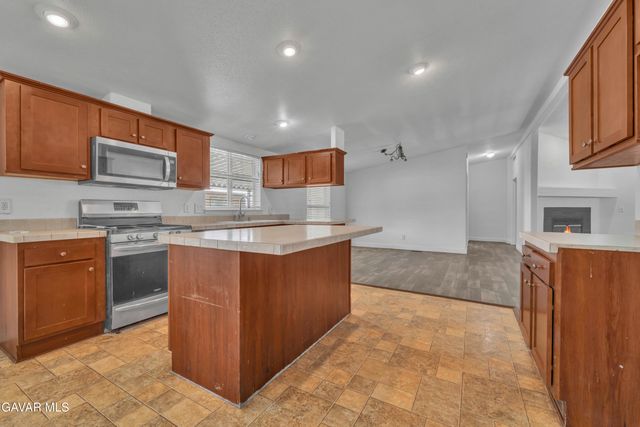 1550 W 20th Street 25, Rosamond, CA 93560