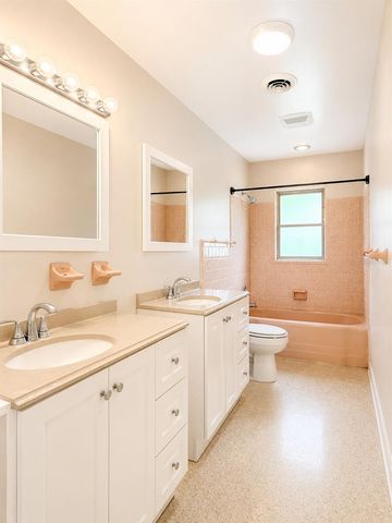 1675 DE LEON STREET, Oviedo, FL 32765