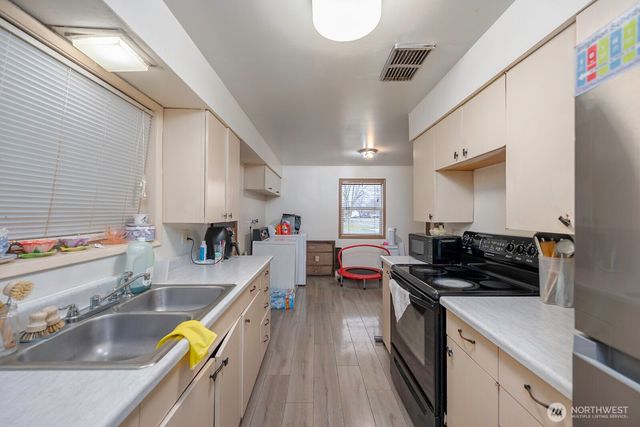 406 Biggs Road, Moses Lake, WA 98837