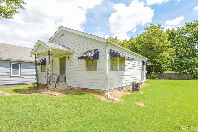 620 N 3rd Street, Dupo, IL 62239