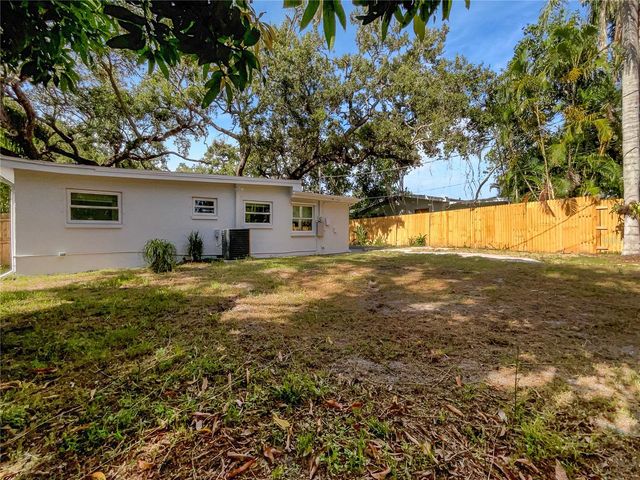 10512 51ST TERRACE N, St Petersburg, FL 33708