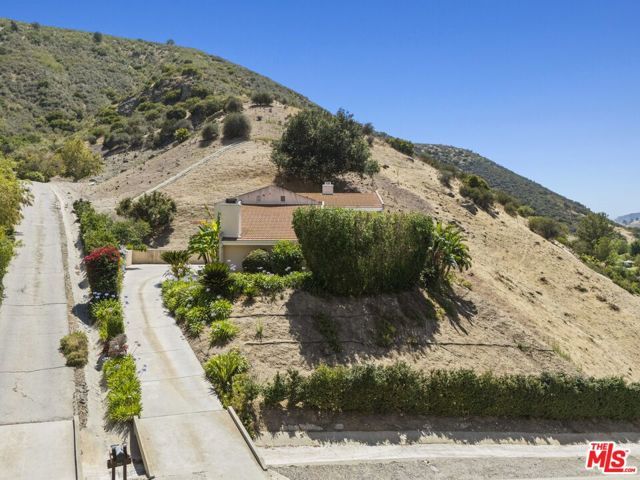 51 Flintlock Lane, Bell Canyon, CA 91307