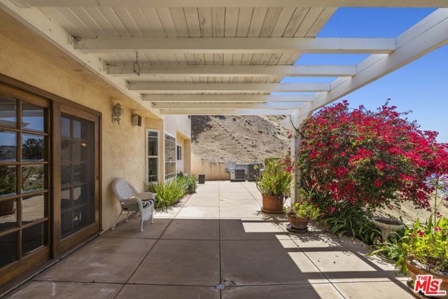 51 Flintlock Lane, Bell Canyon, CA 91307