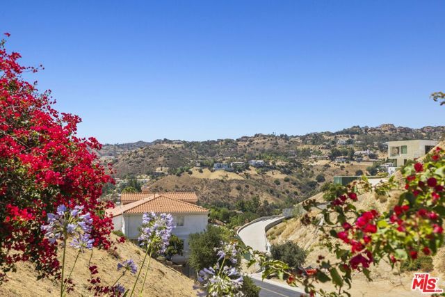 51 Flintlock Lane, Bell Canyon, CA 91307