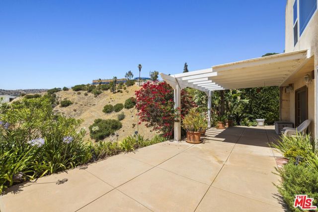 51 Flintlock Lane, Bell Canyon, CA 91307
