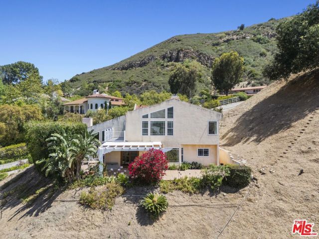 51 Flintlock Lane, Bell Canyon, CA 91307
