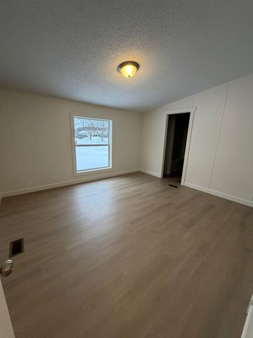 11145 Riley Road, Green Lake Twp, MI 49643