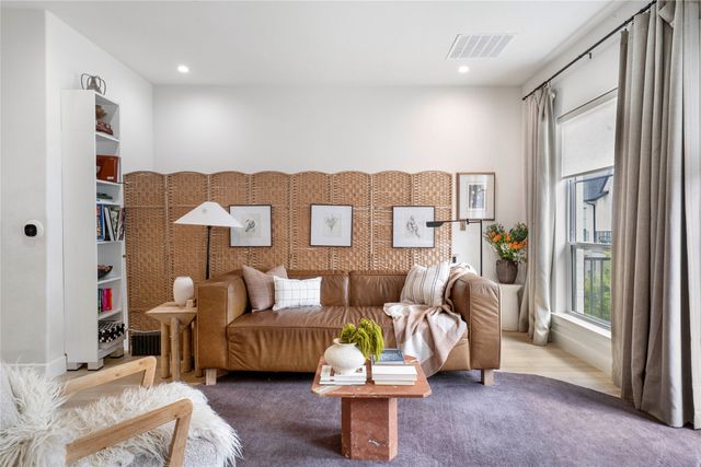 130 Garden Court W, Arlington, TX 76013