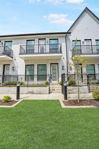 130 Garden Court W, Arlington, TX 76013