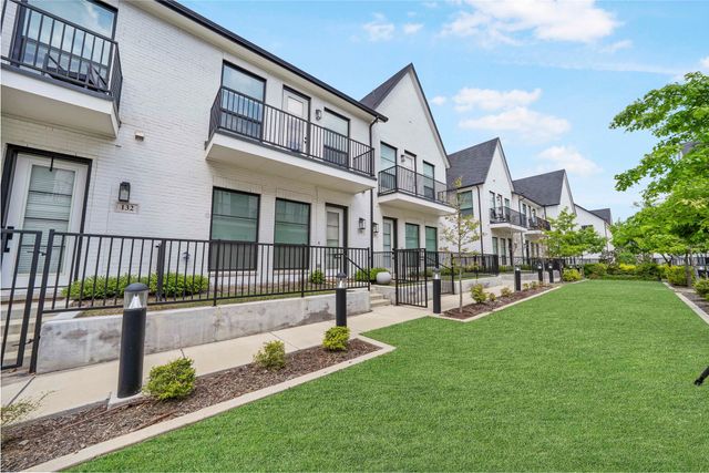 130 Garden Court W, Arlington, TX 76013