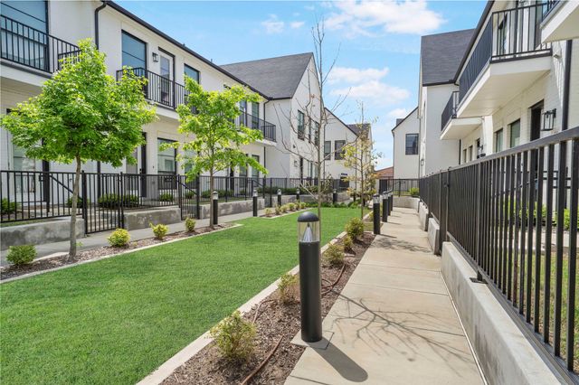 130 Garden Court W, Arlington, TX 76013