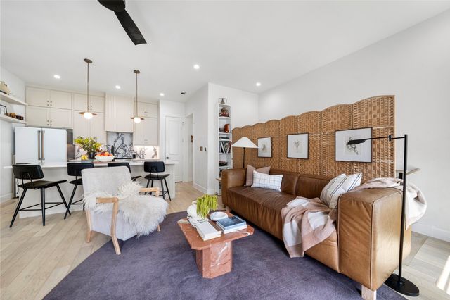 130 Garden Court W, Arlington, TX 76013