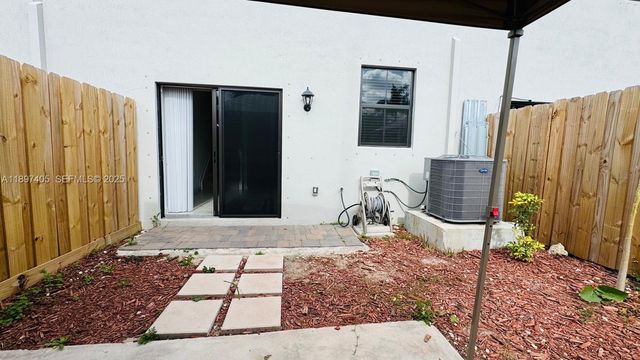 1220 NE 5th Ct, Florida City, FL 33034