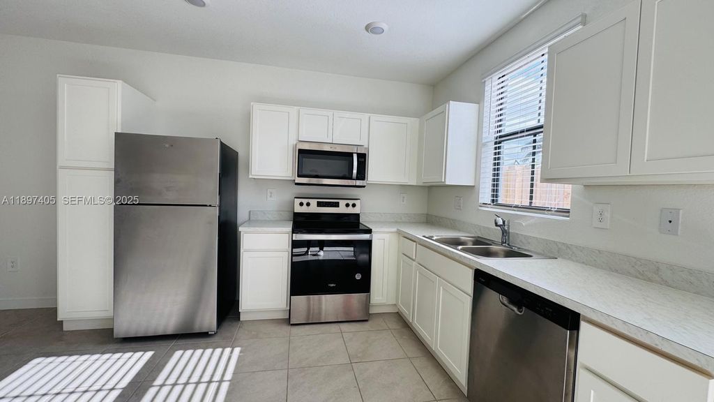 1220 NE 5th Ct, Florida City, FL 33034