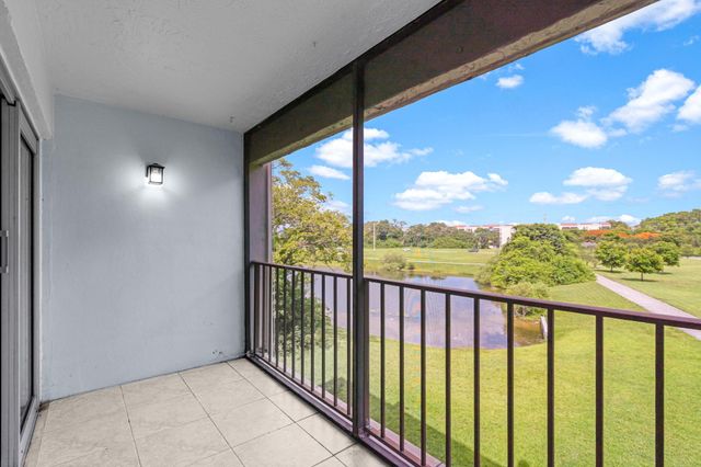 9170 Fontainebleau Boulevard 301, Miami, FL 33172