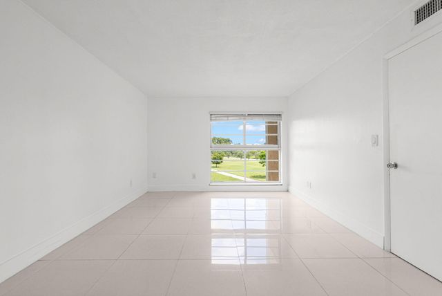 9170 Fontainebleau Boulevard 301, Miami, FL 33172