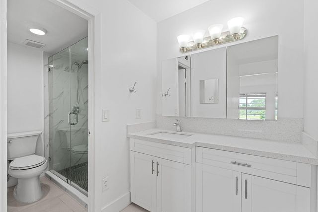 9170 Fontainebleau Boulevard 301, Miami, FL 33172