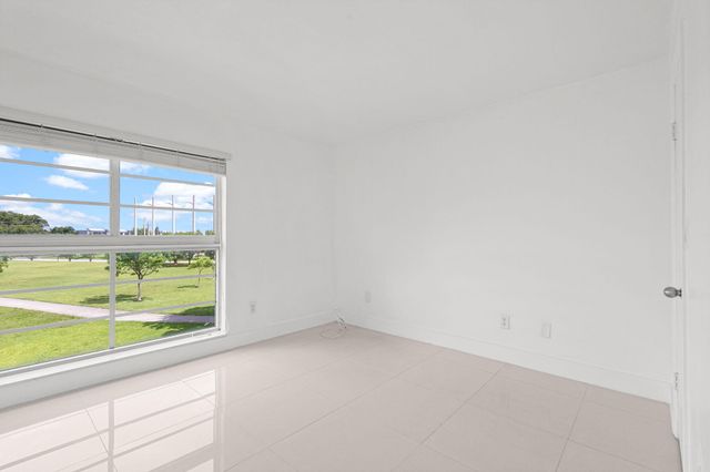 9170 Fontainebleau Boulevard 301, Miami, FL 33172