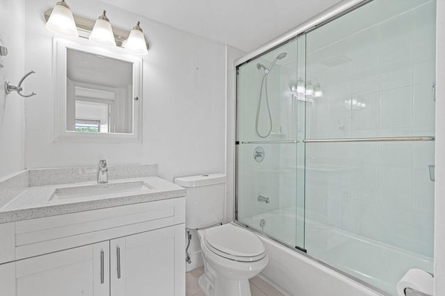9170 Fontainebleau Boulevard 301, Miami, FL 33172