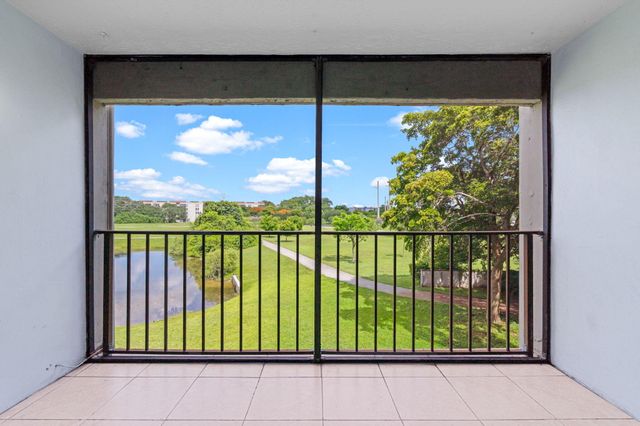 9170 Fontainebleau Boulevard 301, Miami, FL 33172